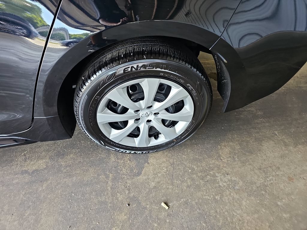 Used 2025 Toyota Corolla LE FWD image 26