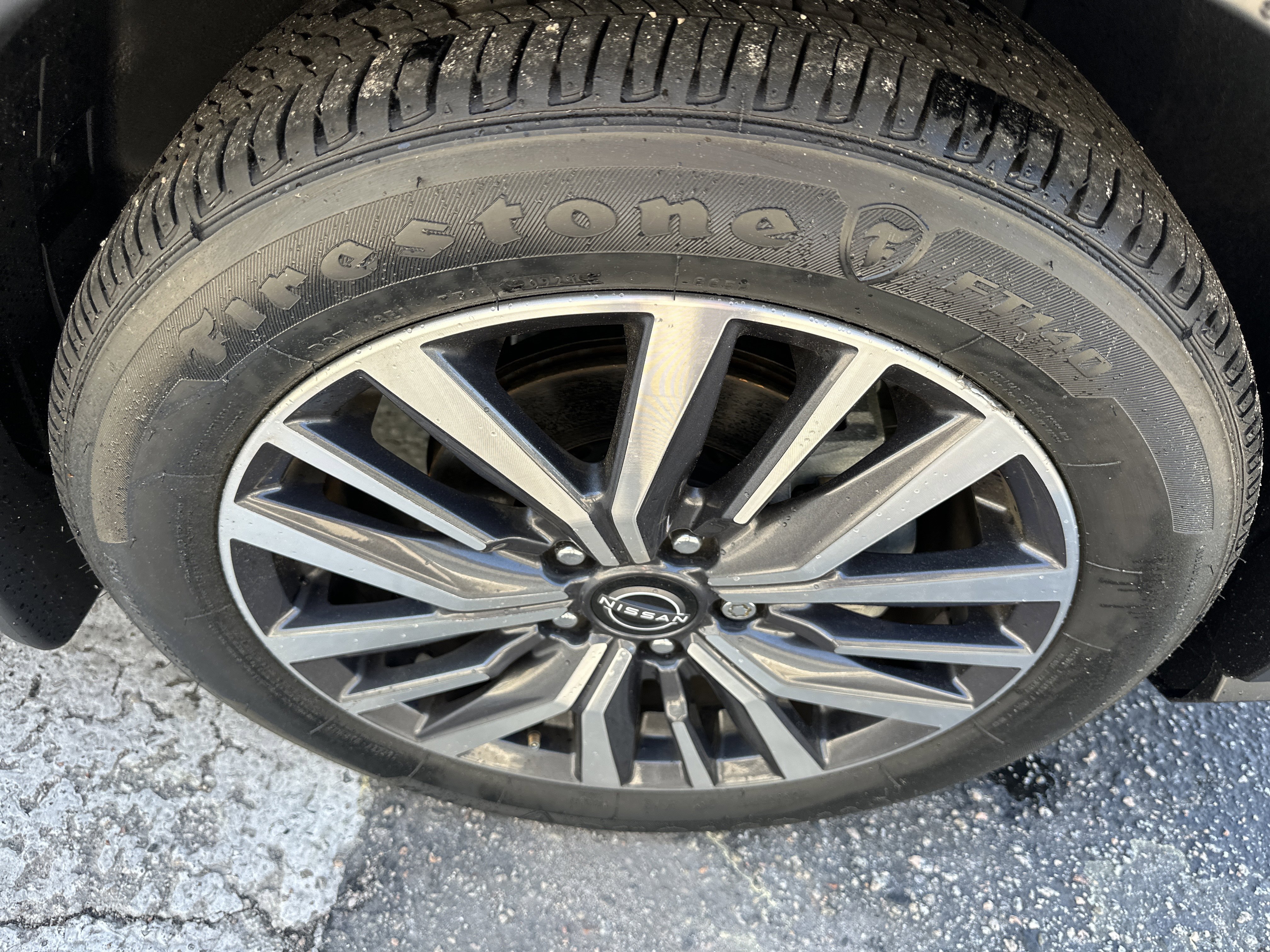 Used 2024 Nissan Kicks SV w/ Interior Electronics Package FWD image 6