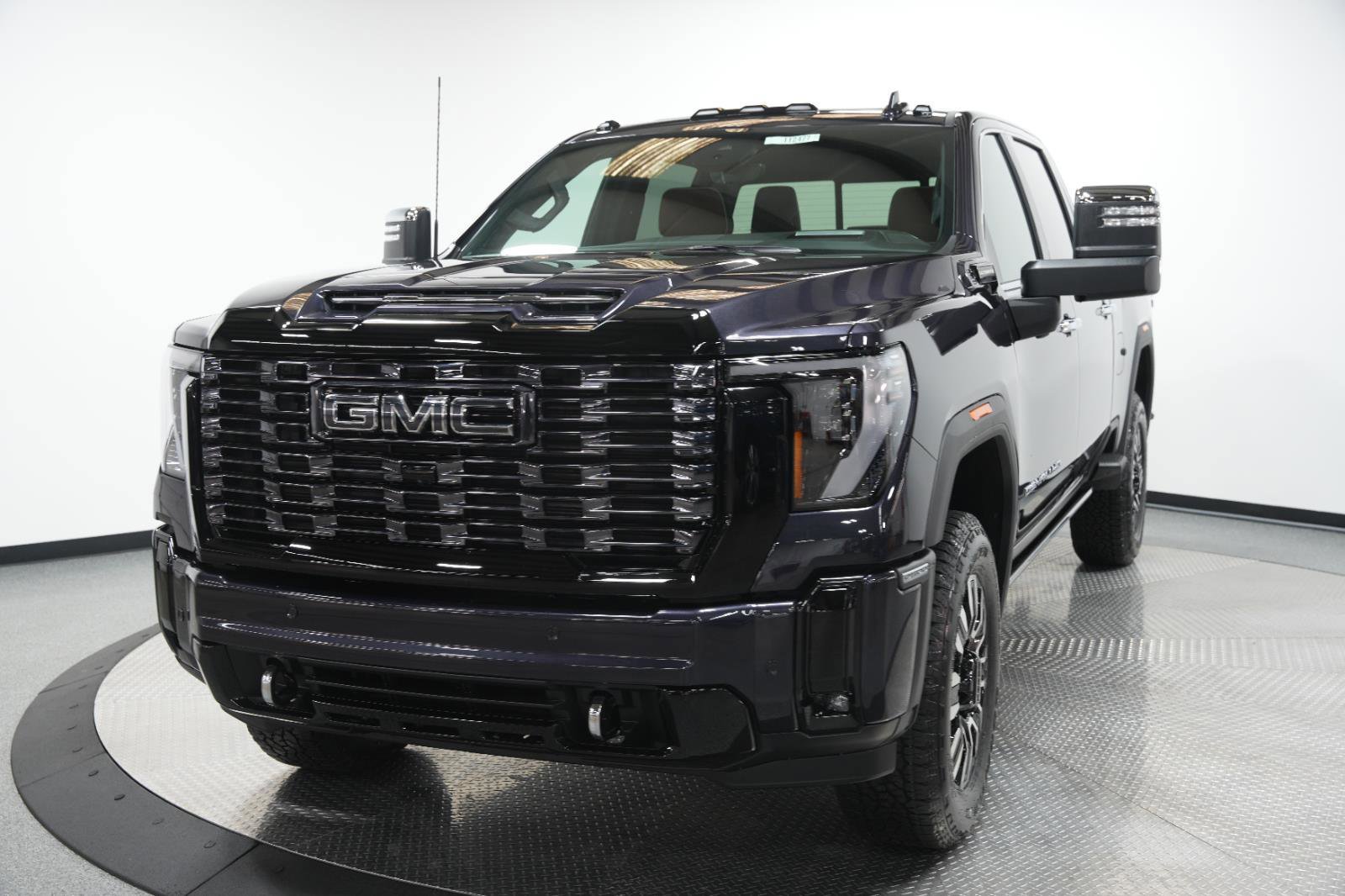 New 2026 GMC Sierra 2500 Denali Ultimate image 3