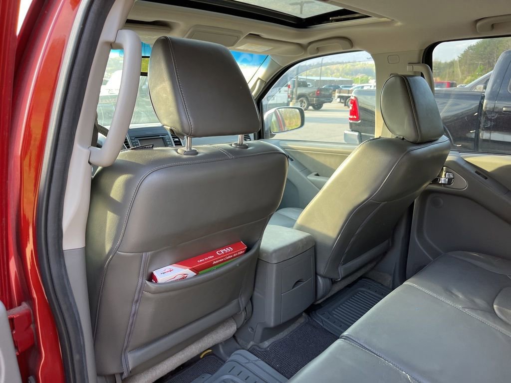 Used 2016 Nissan Frontier SL image 9