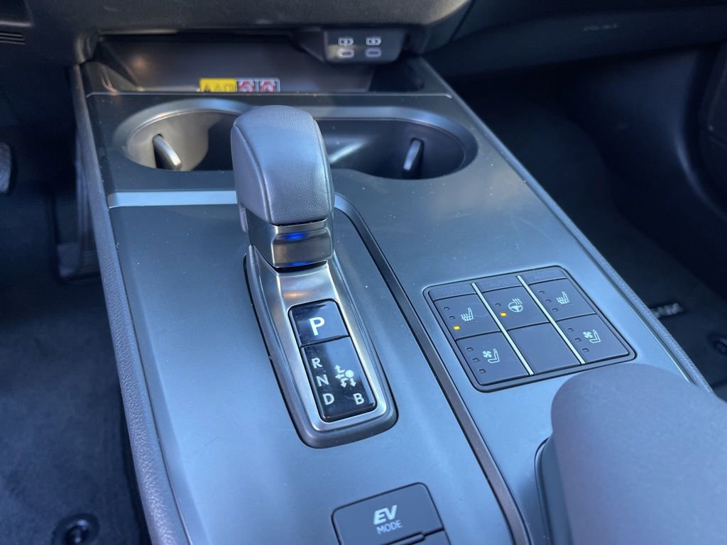 Used 2025 Lexus UX 300h AWD image 15