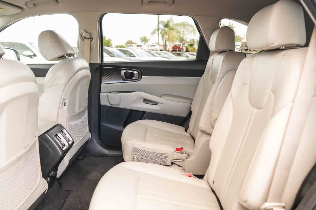 Certified 2023 Kia Sorento EX FWD image 19
