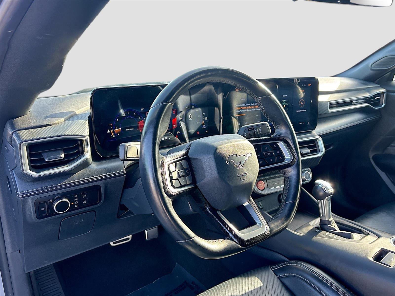 Used 2025 Ford Mustang Premium image 9