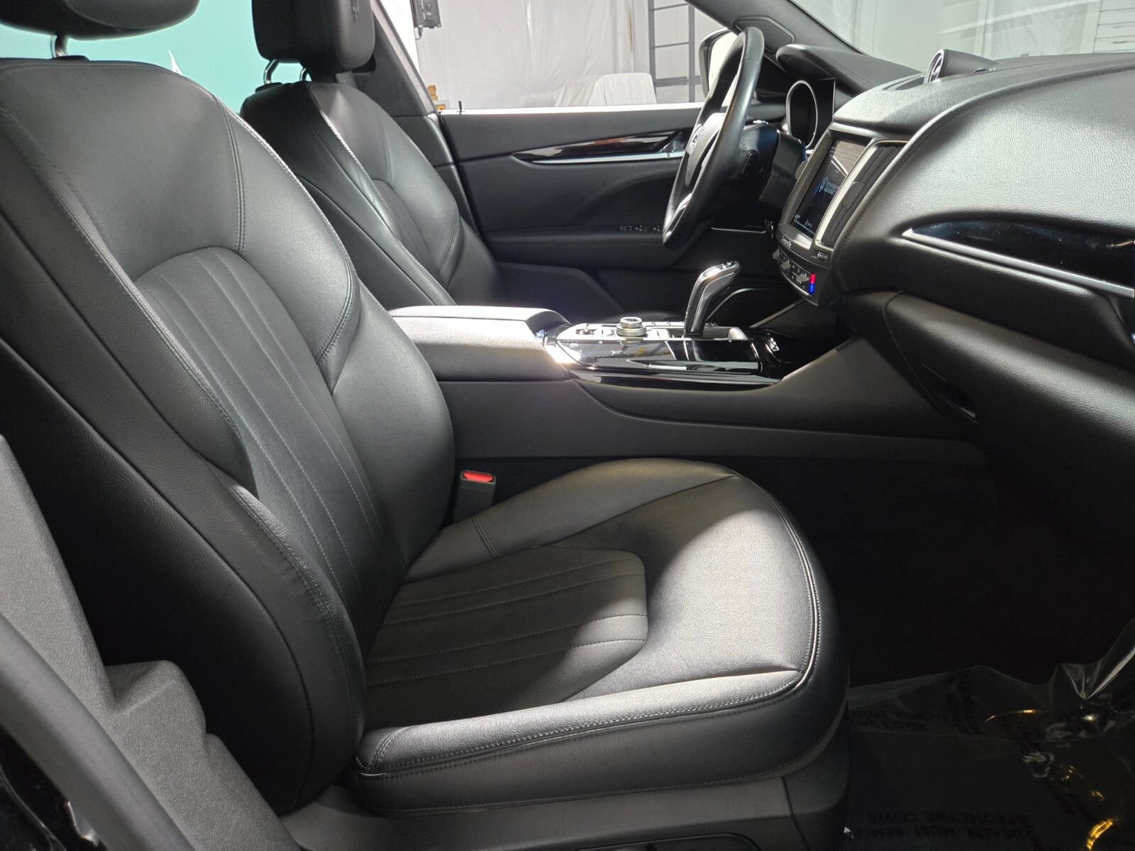 Used 2019 Maserati Levante AWD/4WD image 3