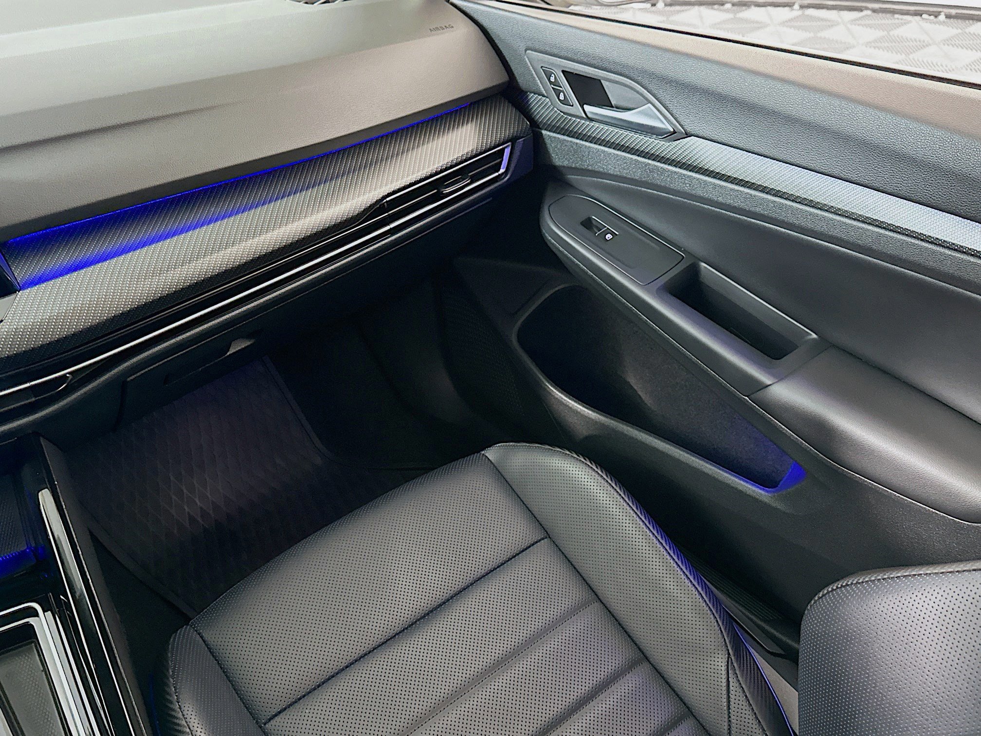 Used 2024 Volkswagen Golf R image 23