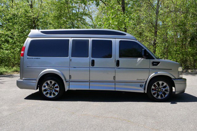 Used 2025 Chevrolet Express 2500 w/ Driver Convenience Package image 57