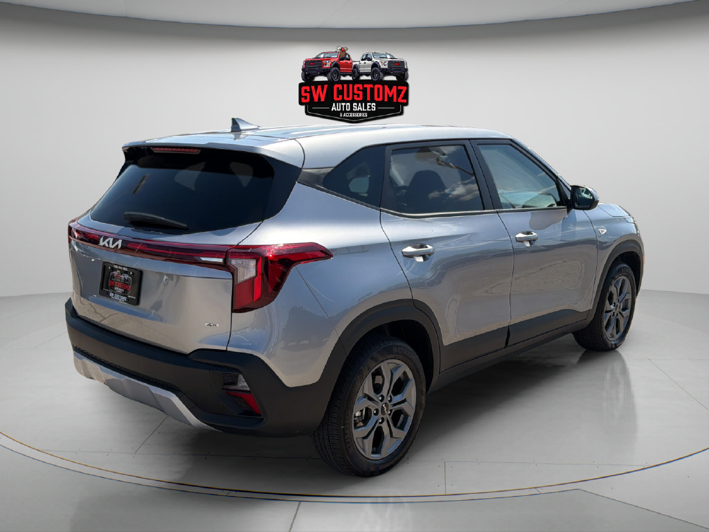 Used 2026 Kia Seltos LX AWD/4WD image 7