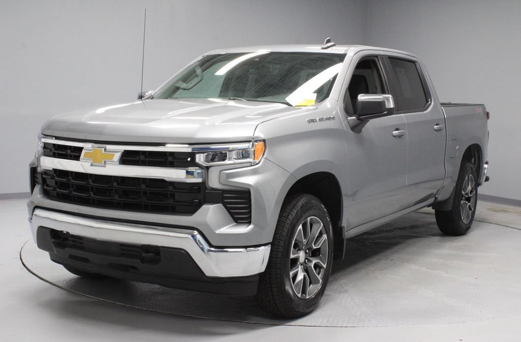 Used 2024 Chevrolet Silverado 1500 LT AWD/4WD image 6