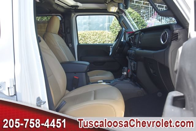 Used 2018 Jeep Wrangler Unlimited Sahara AWD/4WD image 24