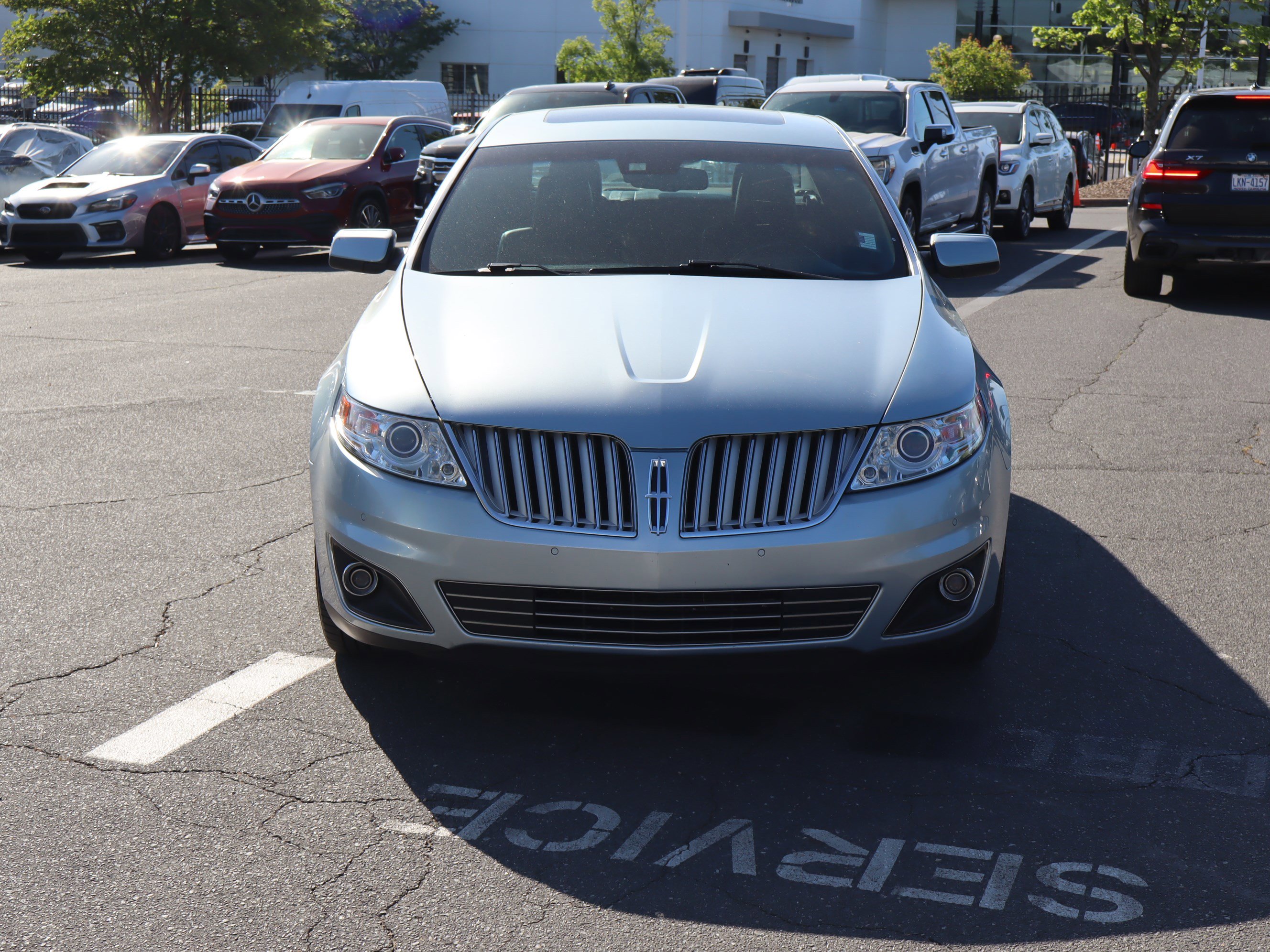 Used 2009 Lincoln MKS image 3
