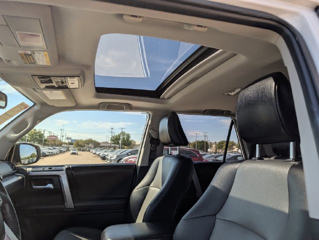 Used 2017 Toyota 4Runner SR5 Premium RWD image 26