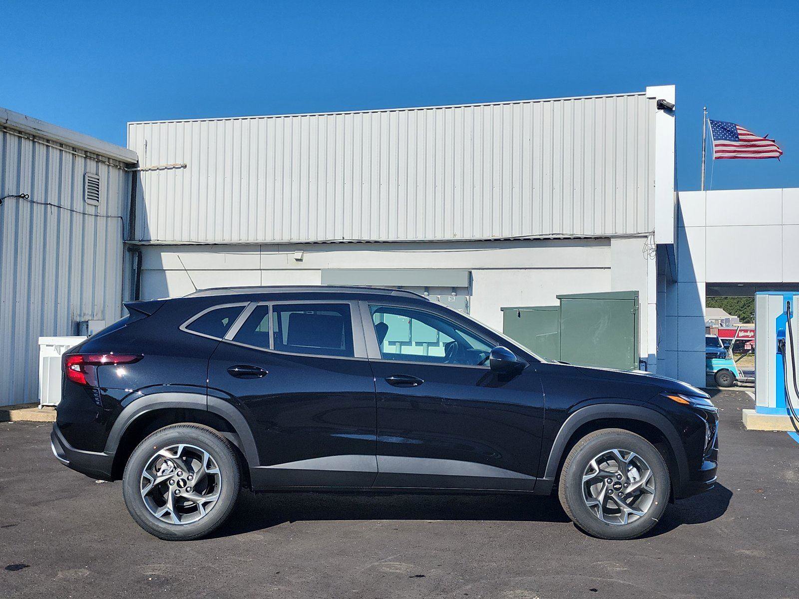 New 2026 Chevrolet Trax LT w/ LPO, Blackout Package image 6