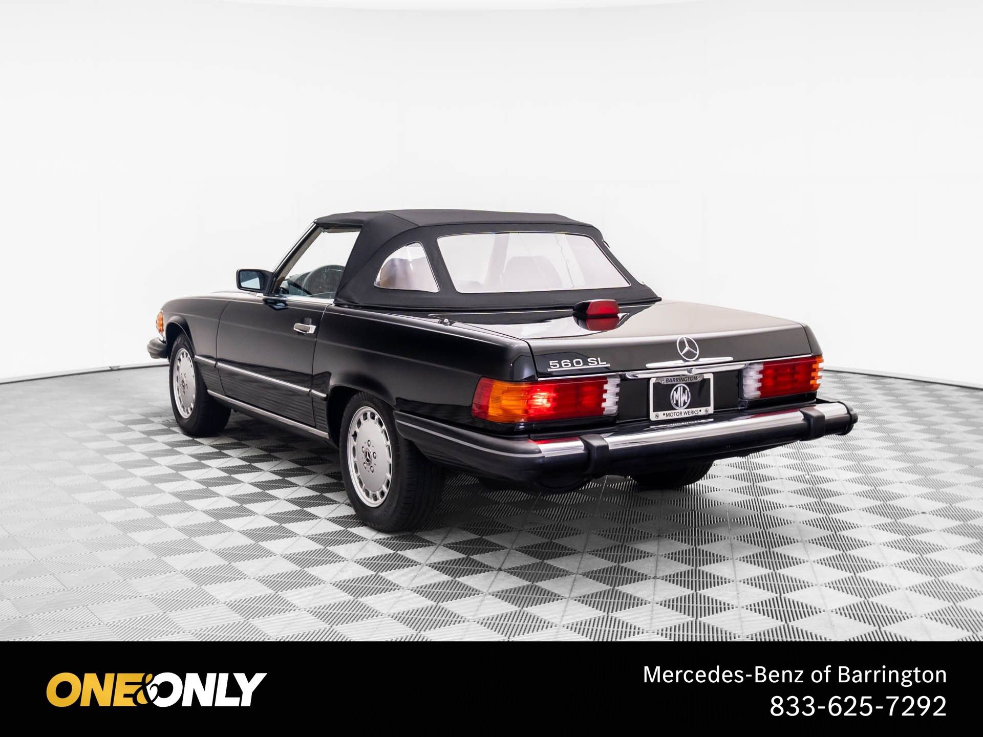 Used 1987 Mercedes-Benz 560 SL image 3
