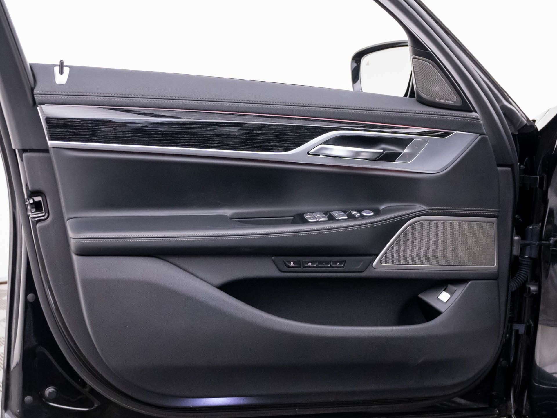 Used 2019 BMW 750i xDrive image 14