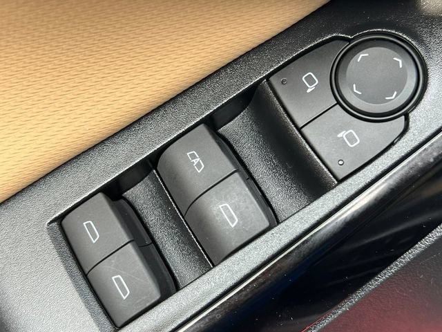 Used 2025 Chevrolet Equinox ACTIV w/ Convenience Package III AWD/4WD image 16