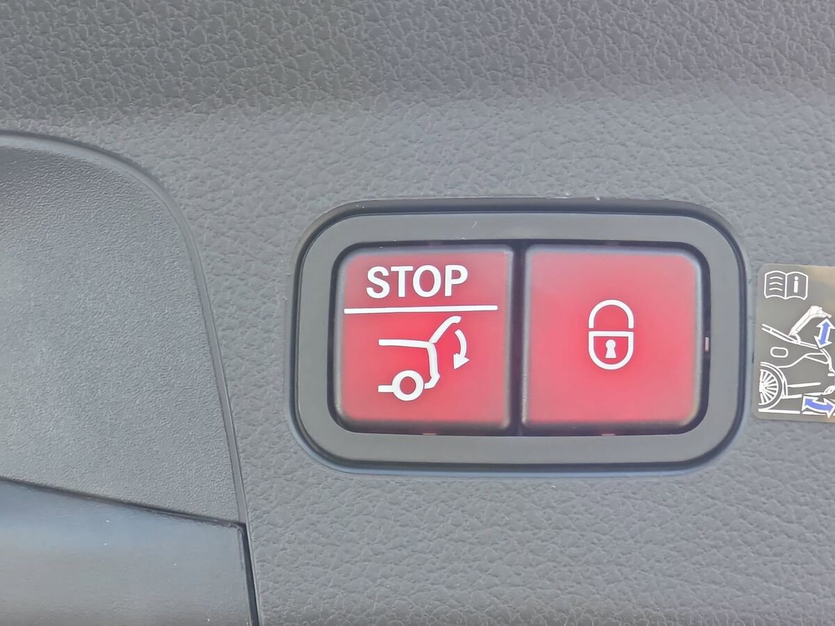 New 2026 Mercedes-Benz GLE 63 AMG S image 13