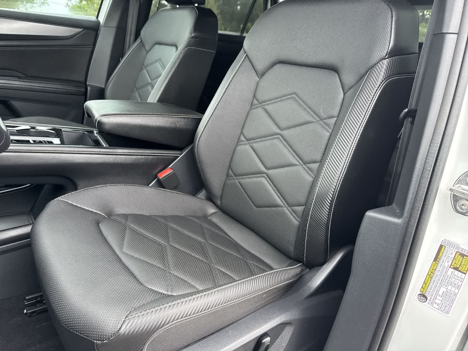 Certified 2024 Volkswagen Atlas Cross Sport SE FWD image 23