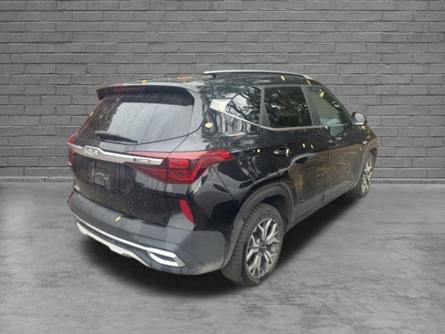 Used 2023 Kia Seltos EX AWD/4WD image 3