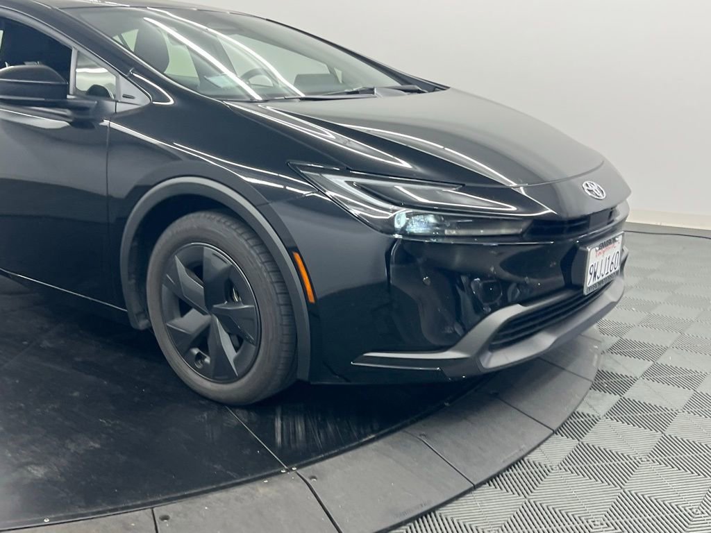 Used 2026 Toyota Prius LE FWD image 6