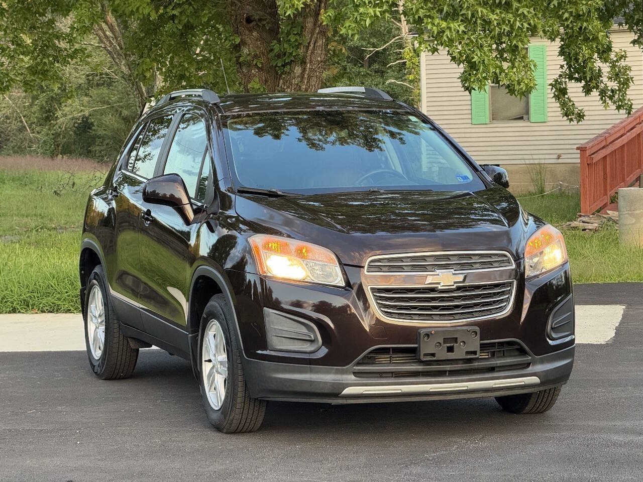 Used 2016 Chevrolet Trax LT w/ LT Convenience Package AWD/4WD image 1