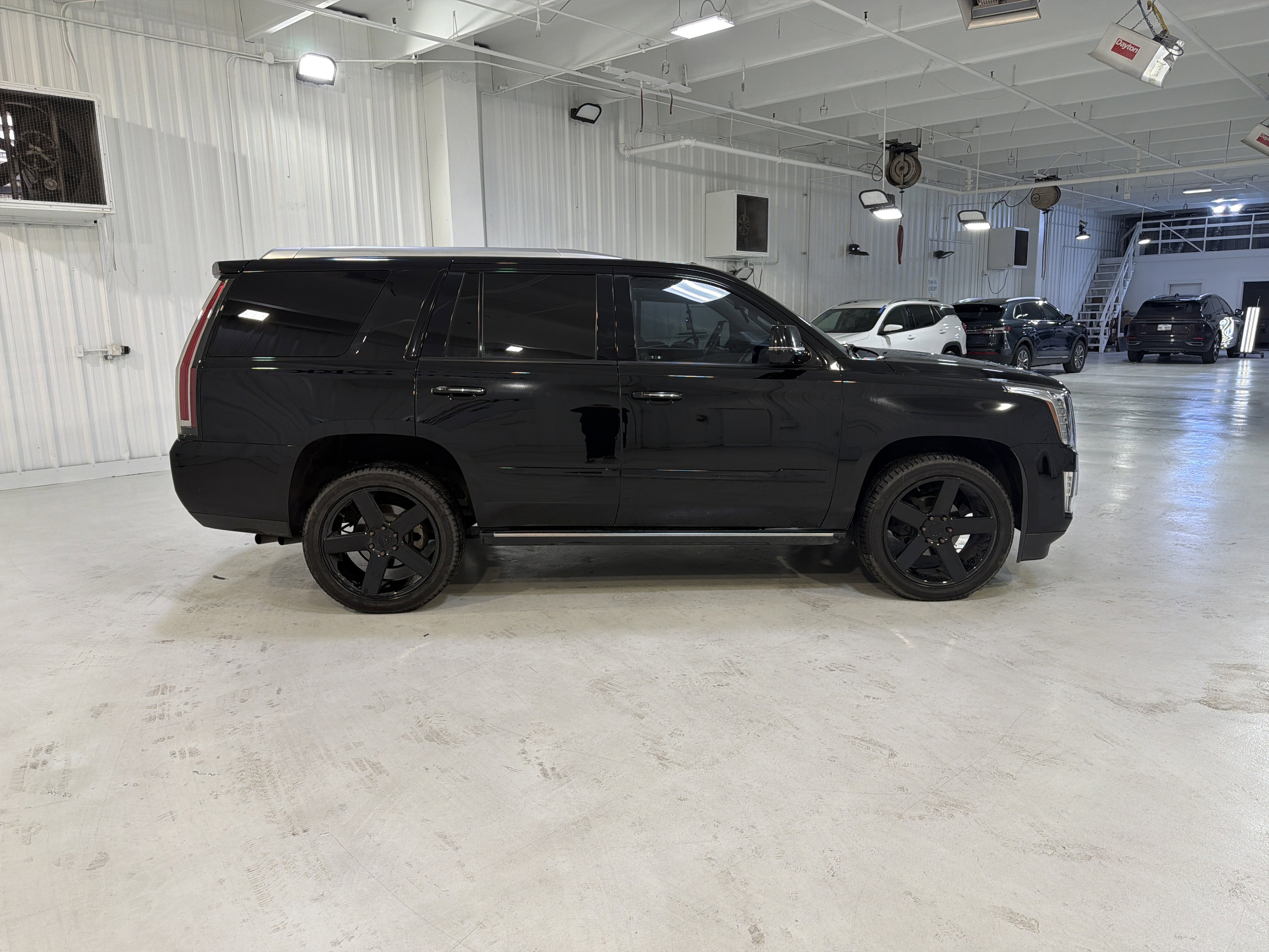 Used 2020 Cadillac Escalade Premium Luxury w/ Escalade Sport Edition image 6