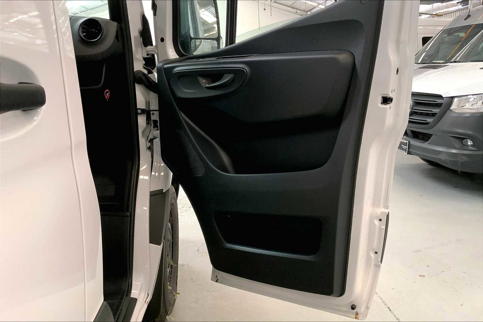 Used 2024 Mercedes-Benz Sprinter 2500 image 10