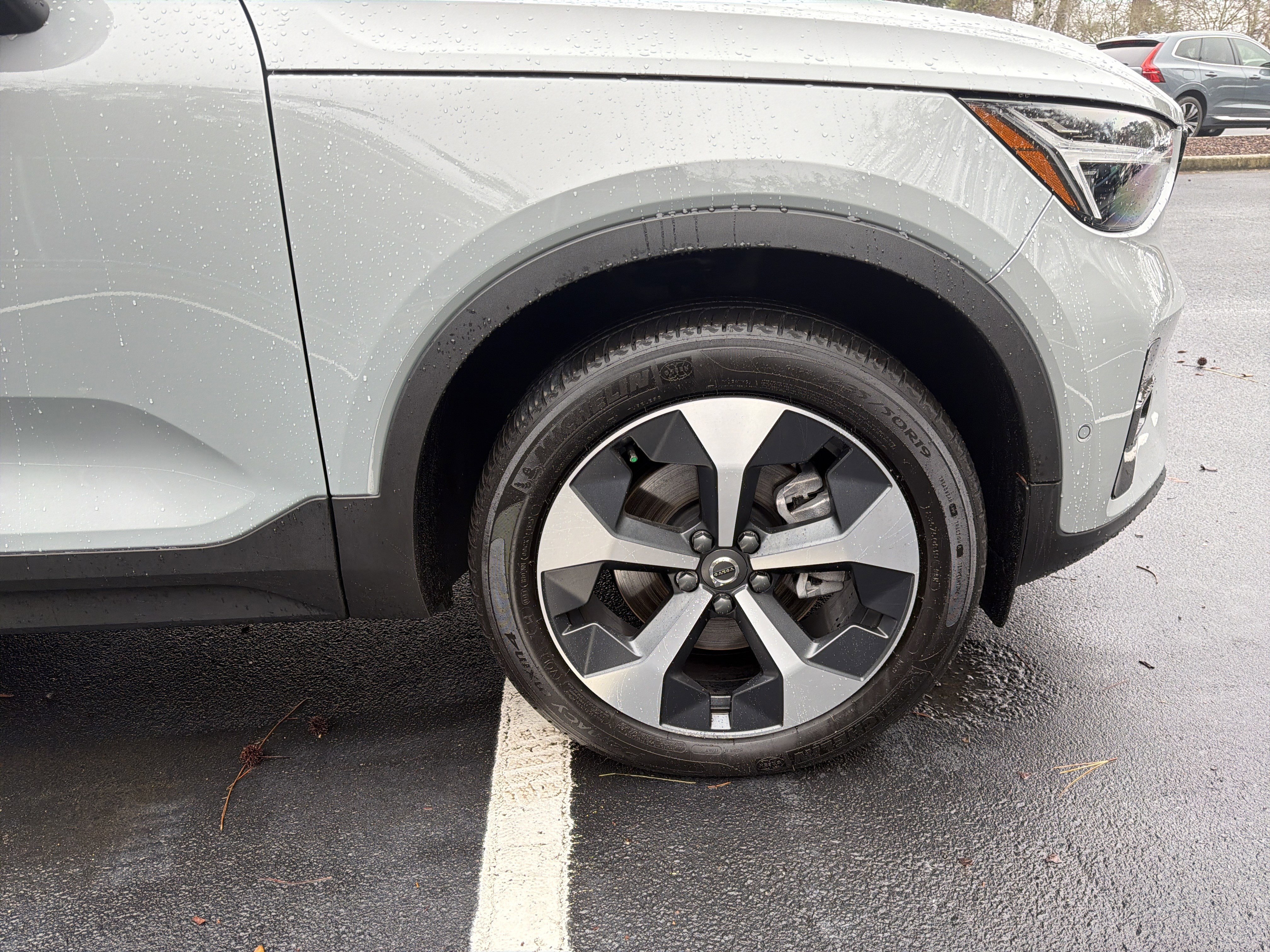 Used 2026 Volvo XC40 B5 Plus w/ Protection Package Premier image 13