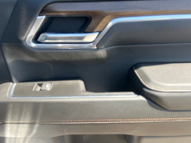 Used 2025 Chevrolet Silverado 1500 High Country w/ High Country Premium Package AWD/4WD image 36