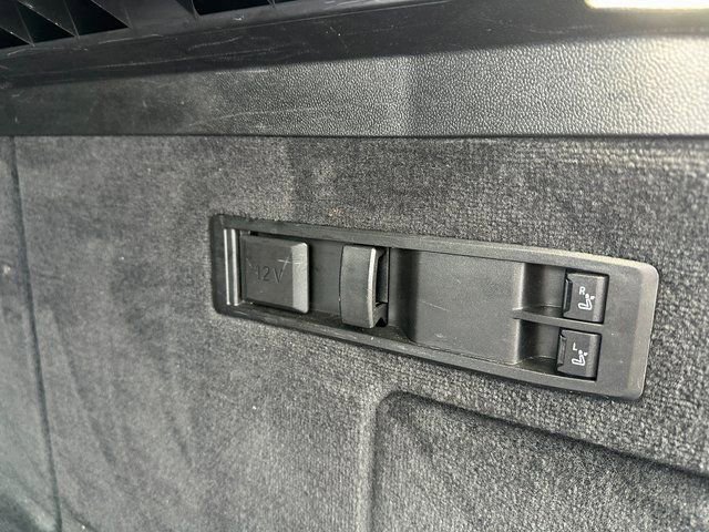 Used 2023 BMW iX xDrive50 w/ Premium Package image 12