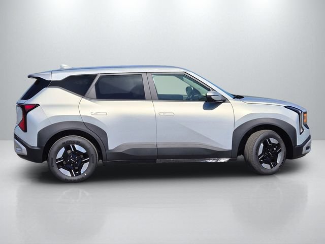New 2027 Kia Seltos LX FWD image 4