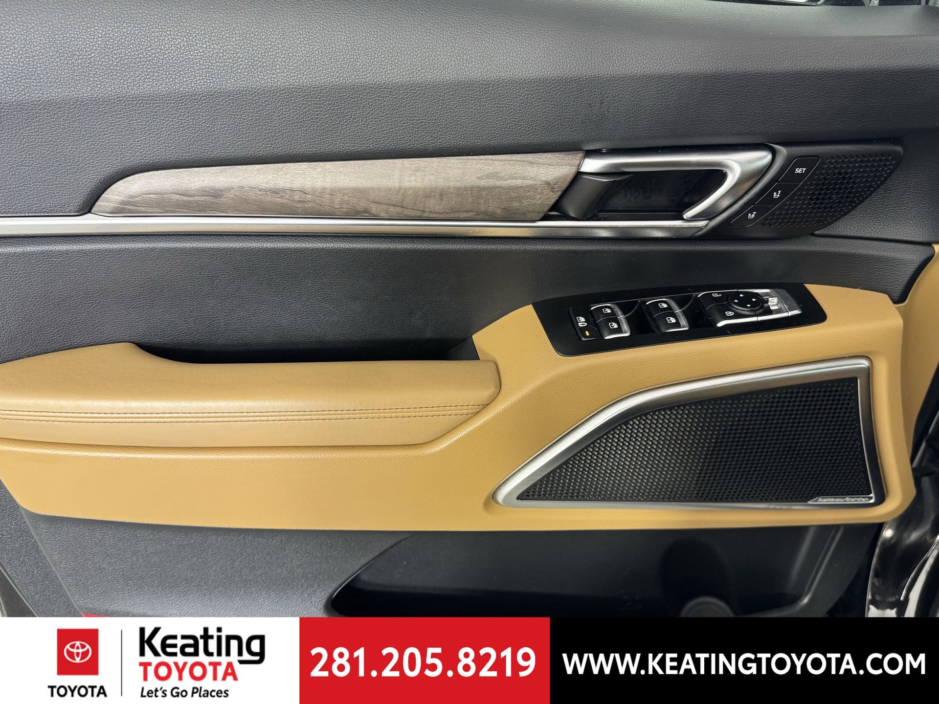 Used 2022 Kia Telluride SX w/ Towing Package image 11