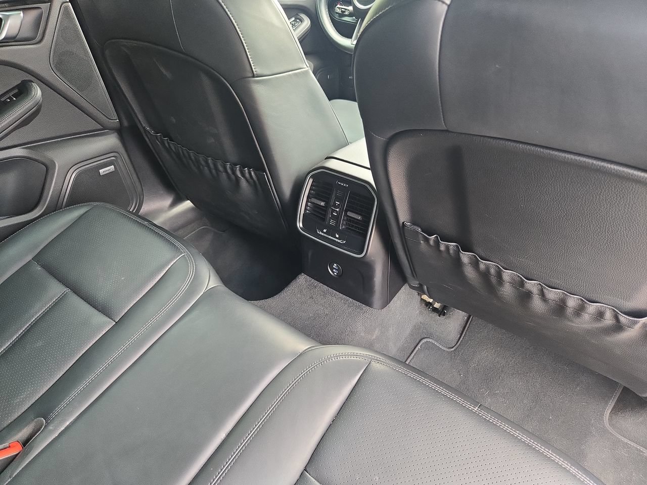 Used 2023 Porsche Macan Turbo AWD/4WD image 11