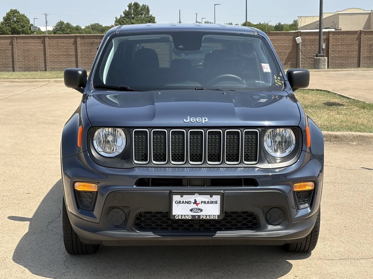 Used 2023 Jeep Renegade Latitude AWD/4WD image 9