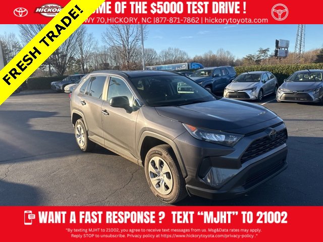 Used 2019 Toyota RAV4 LE image 1