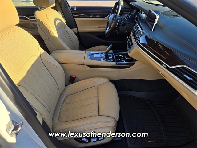 Used 2019 BMW 750i w/ Executive Package image 17