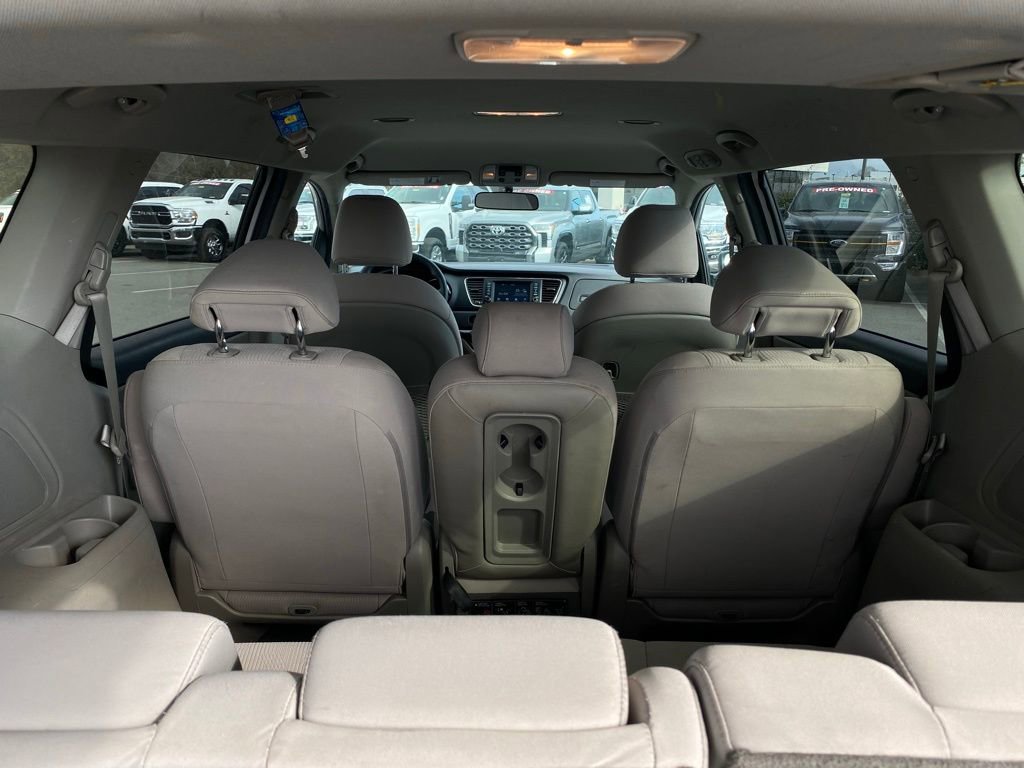 Used 2021 Kia Sedona LX image 29