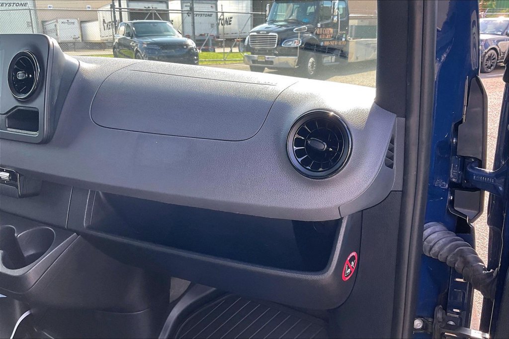 Used 2024 Mercedes-Benz Sprinter 2500 image 13