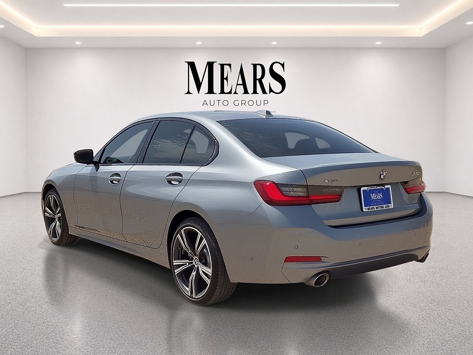 Used 2023 BMW 330i xDrive Sedan w/ Premium Package AWD/4WD image 3