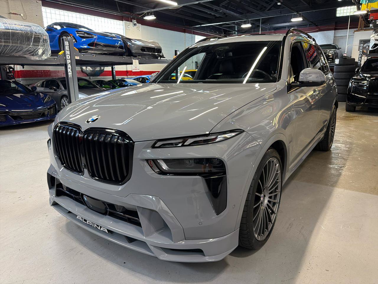 Used 2023 BMW ALPINA XB7 AWD/4WD image 11