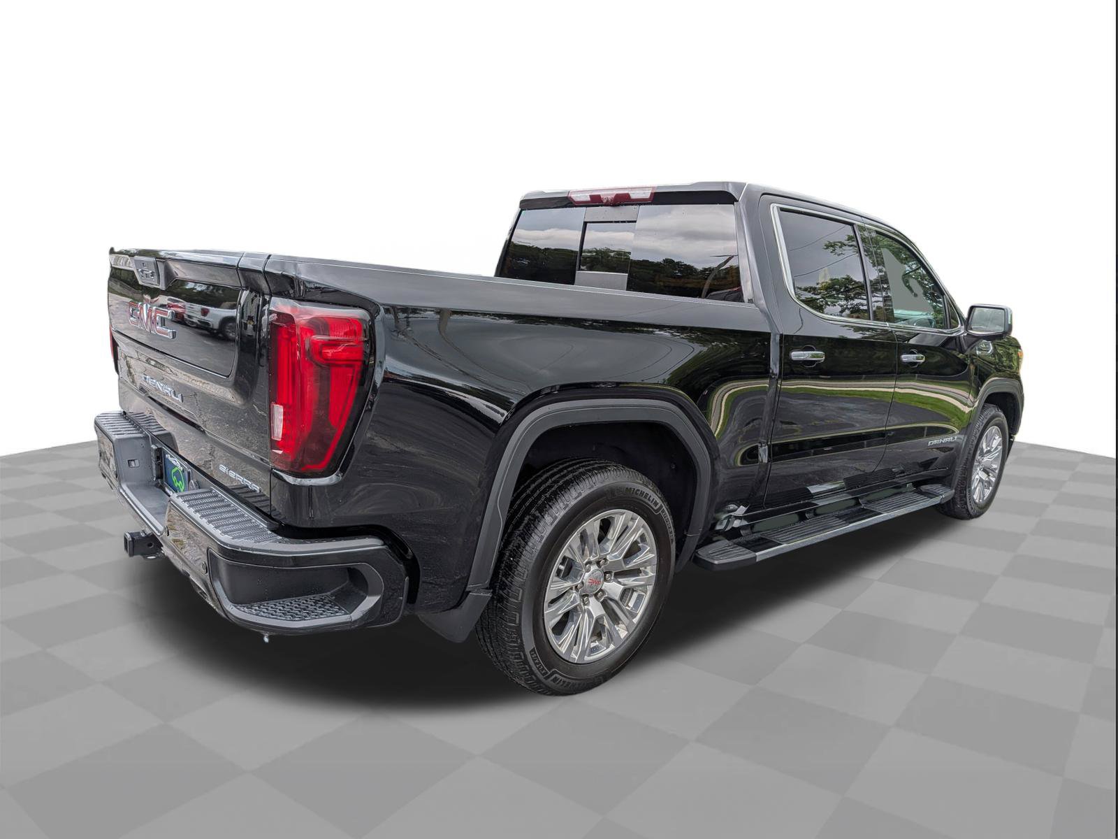 Certified 2021 GMC Sierra 1500 Denali w/ Technology Package AWD/4WD image 4