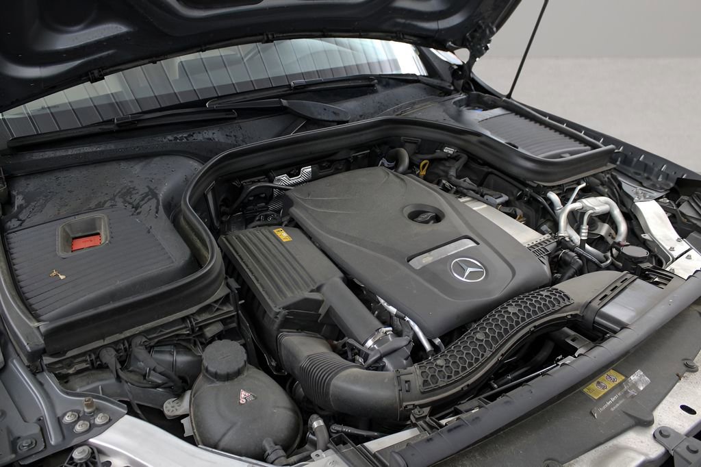 Used 2019 Mercedes-Benz GLC 300 image 30