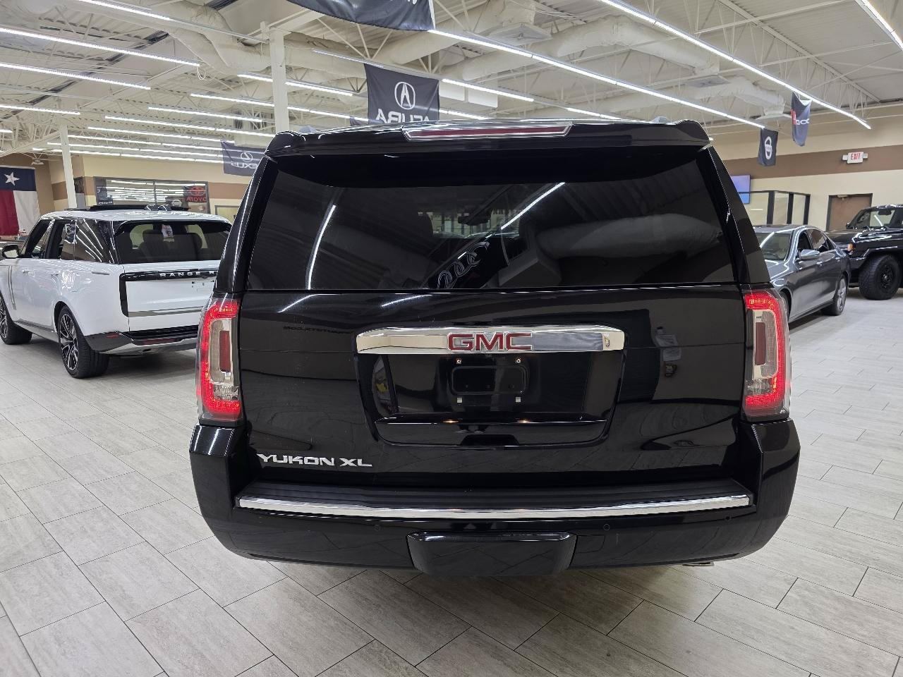 Used 2016 GMC Yukon XL Denali w/ Open Road Package AWD/4WD image 7