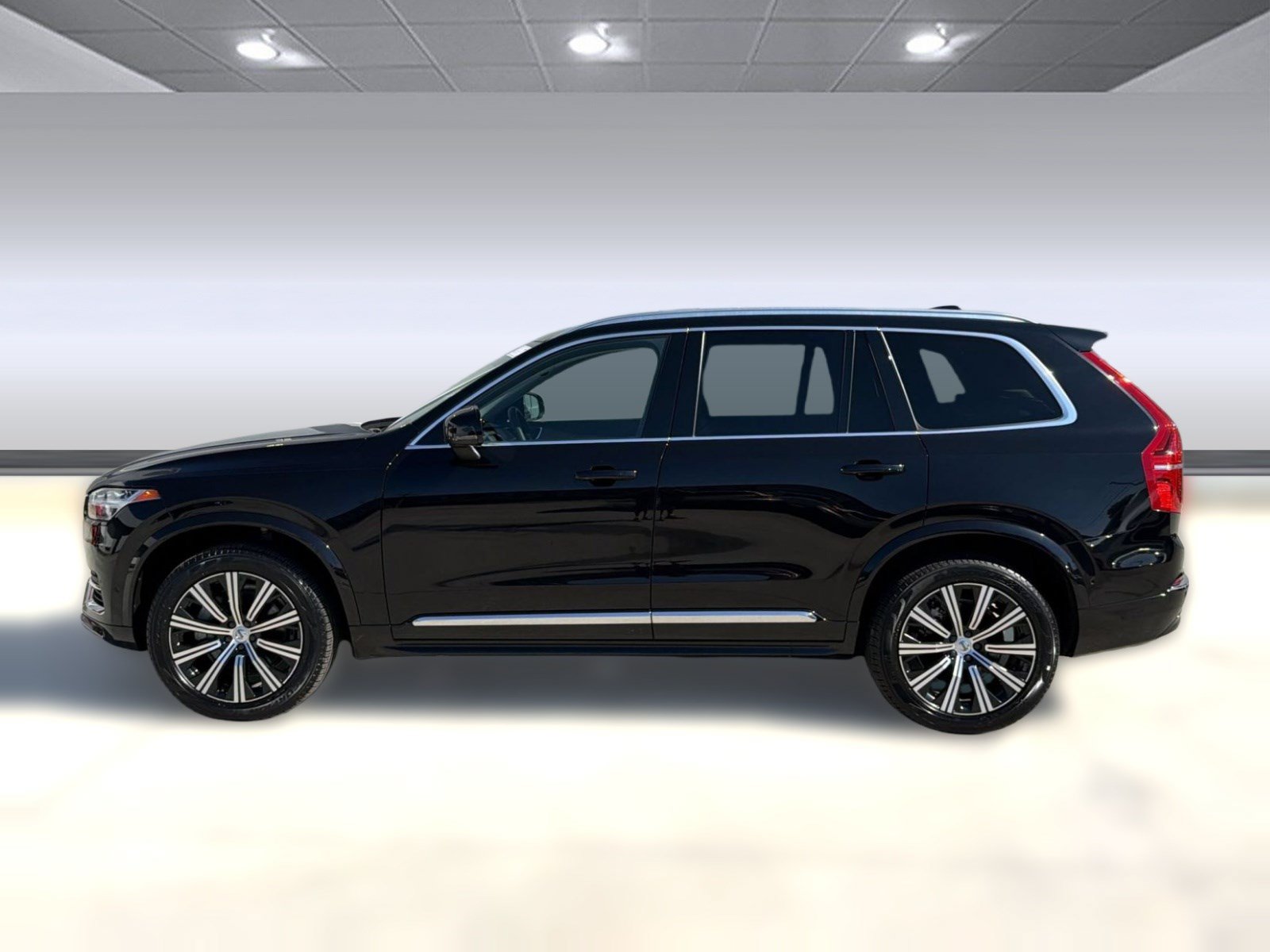Used 2023 Volvo XC90 B6 Plus AWD/4WD image 2