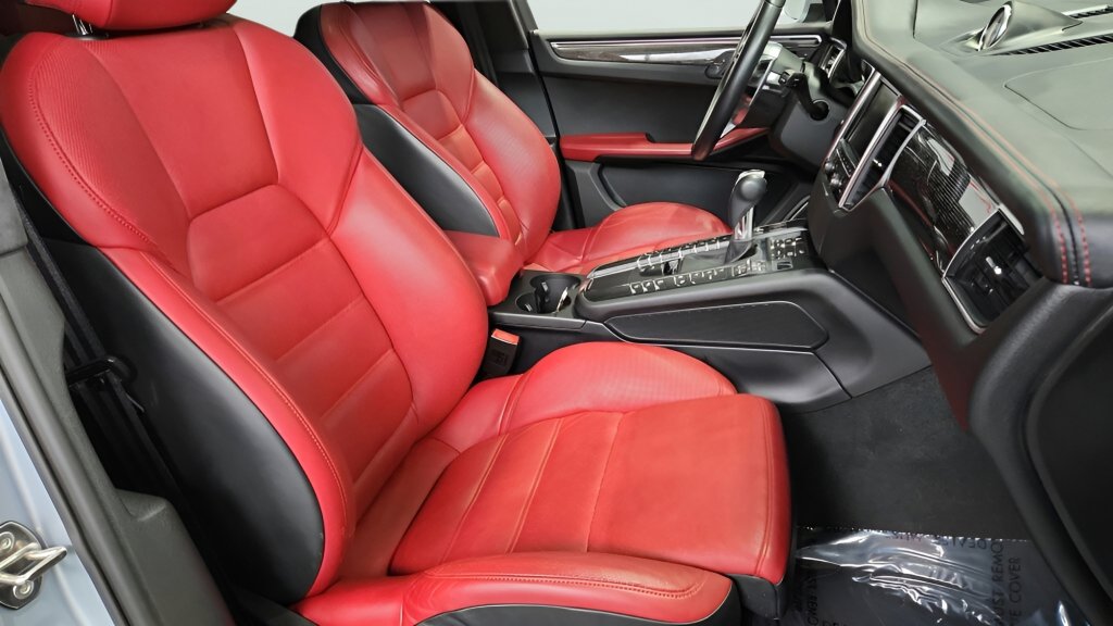 Used 2015 Porsche Macan Turbo image 20