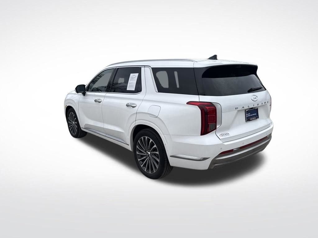 Used 2024 Hyundai Palisade Calligraphy image 3