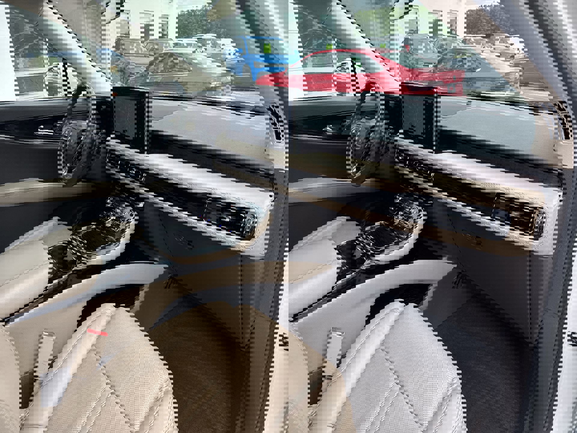 Used 2022 Lincoln Nautilus Reserve w/ Equipment Group 201A image 28