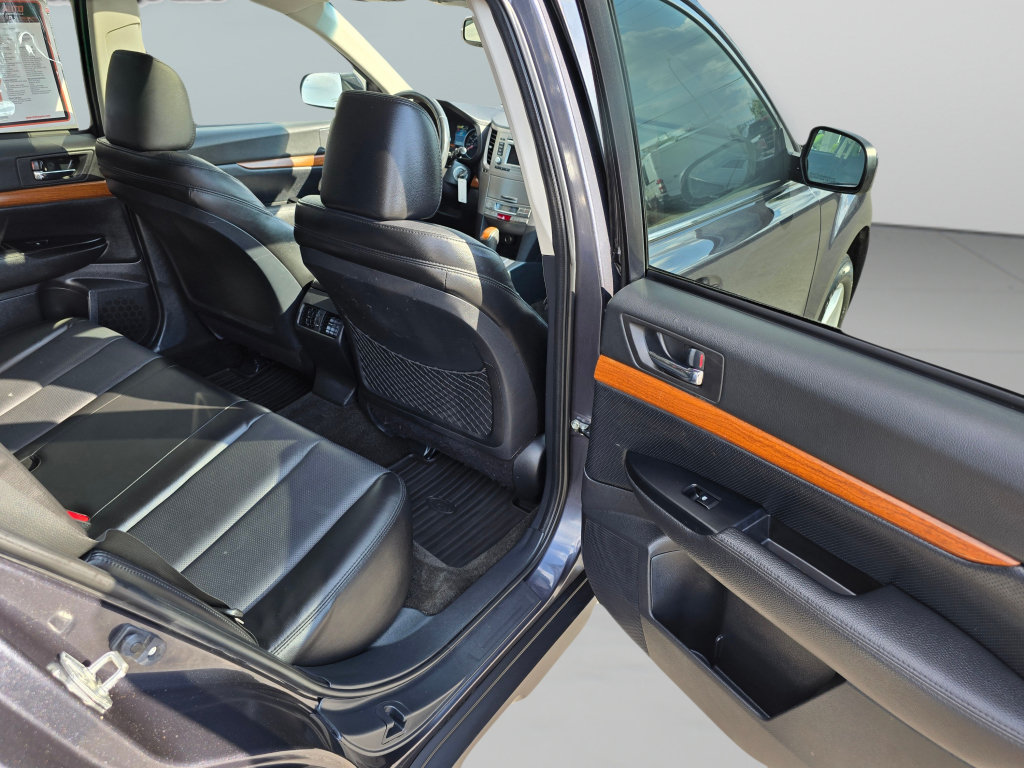Used 2013 Subaru Outback 2.5i Limited w/ Moonroof Pkg AWD/4WD image 26