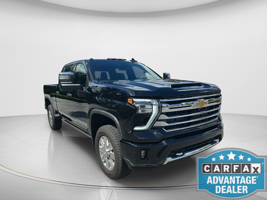 Used 2024 Chevrolet Silverado 2500 High Country w/ High Country Premium Package AWD/4WD image 3