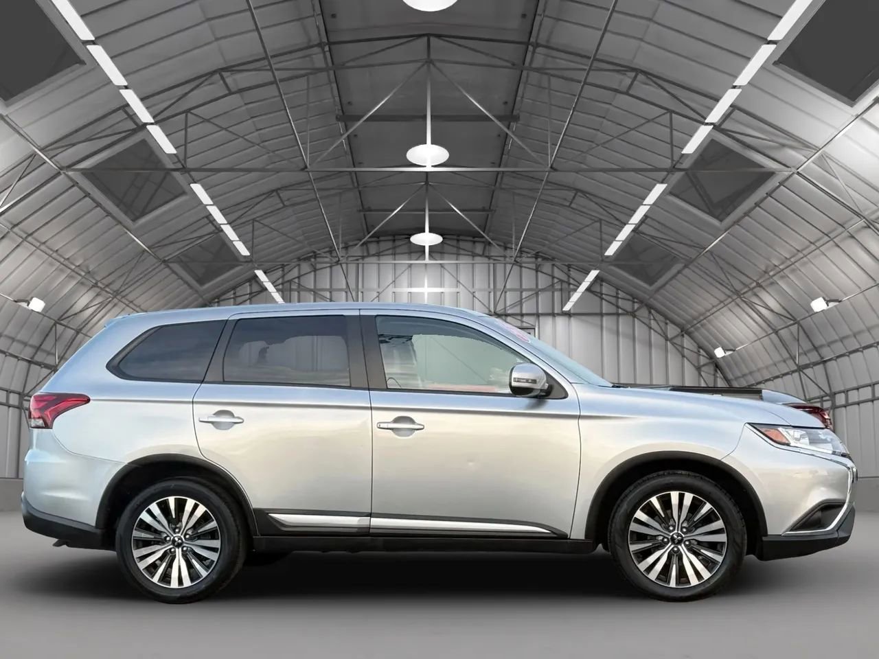 Used 2020 Mitsubishi Outlander SE FWD image 8