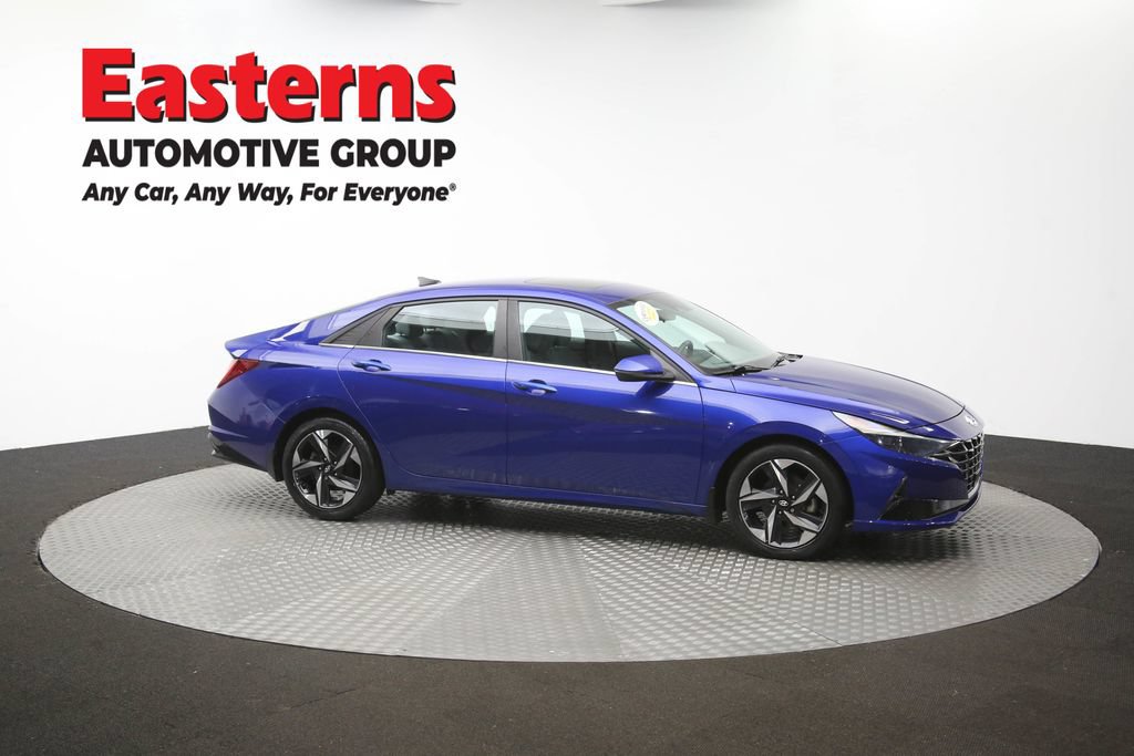 Used 2022 Hyundai Elantra SEL w/ Convenience + Premium Package FWD image 48